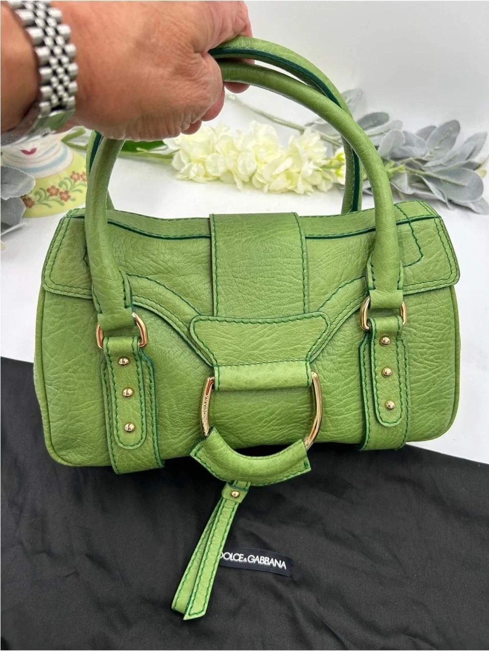 Women’s vintage dolce & Gabbana grainy, leather satchel in neon green made Italy